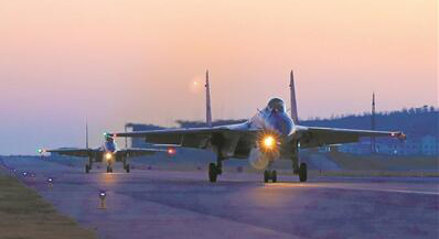 海军航空大学某基地跨昼夜飞行训练