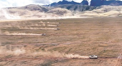 陆军某部开展综合战术训练