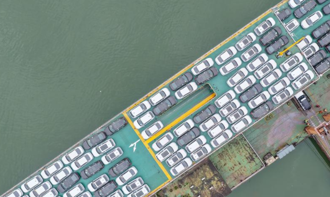 汽车产业实现跨越式发展