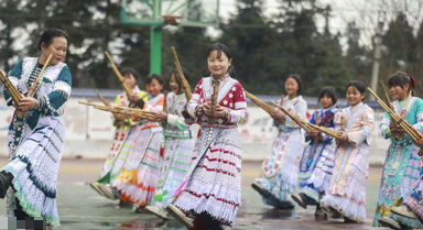 贵州黔西：苗族芦笙舞进校园