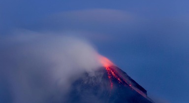 菲律宾马荣火山活动持续
