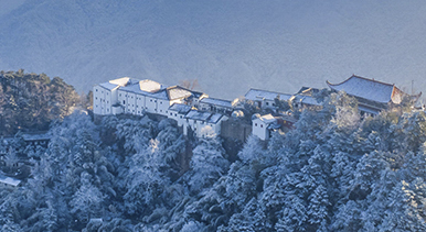 安徽池州：九华山雪景如画