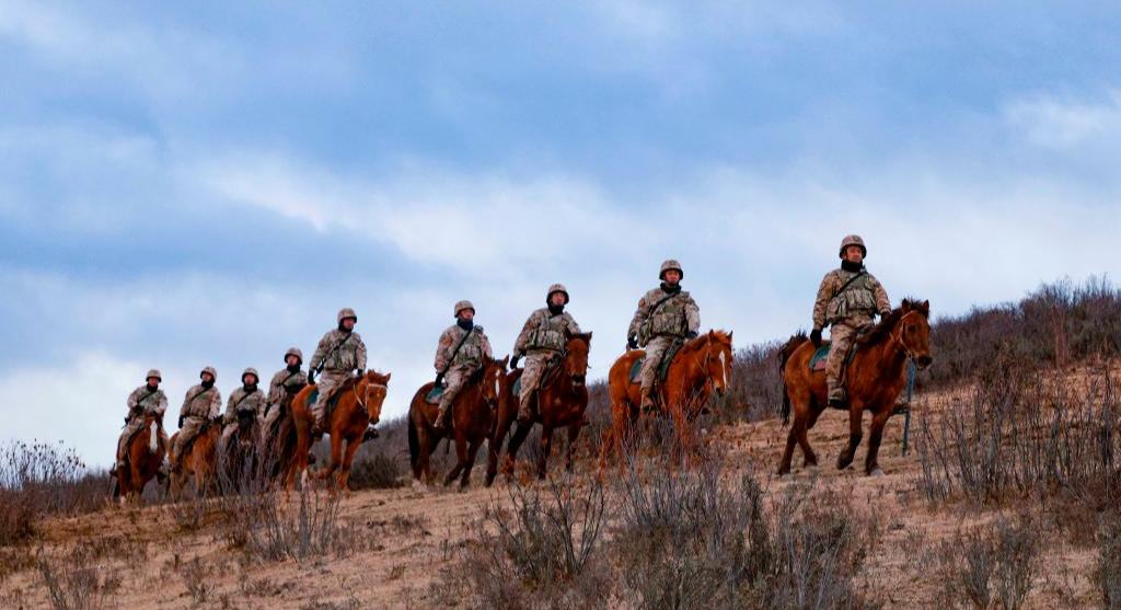 万家团圆,有他们守护