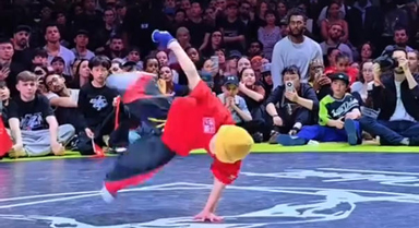 惊艳全场!13岁男孩获世界街舞冠军