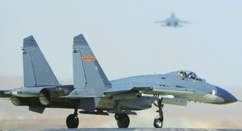 空军某部组织飞行训练