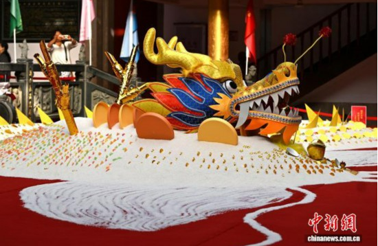 福州百米“米龙”迎拗九节