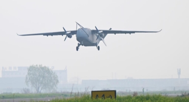 我国首款七吨级运投无人机首飞成功