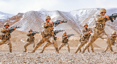 寻根铸魂砺兵心