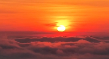 山东日照现云海日出壮美景观