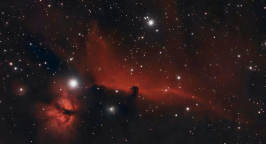 除夕迎马年 马头星云映苍穹