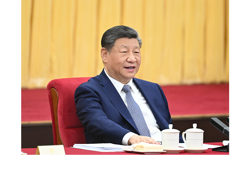 习近平看望全国政协委员