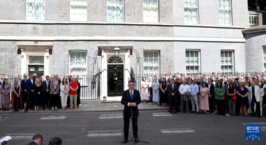 伯纳姆就任英国首相