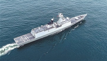 东部战区海军某支队开展海上训练