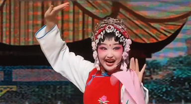12岁女孩从容应对演出意外