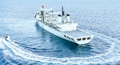 海军某支队开展海上多科目训练